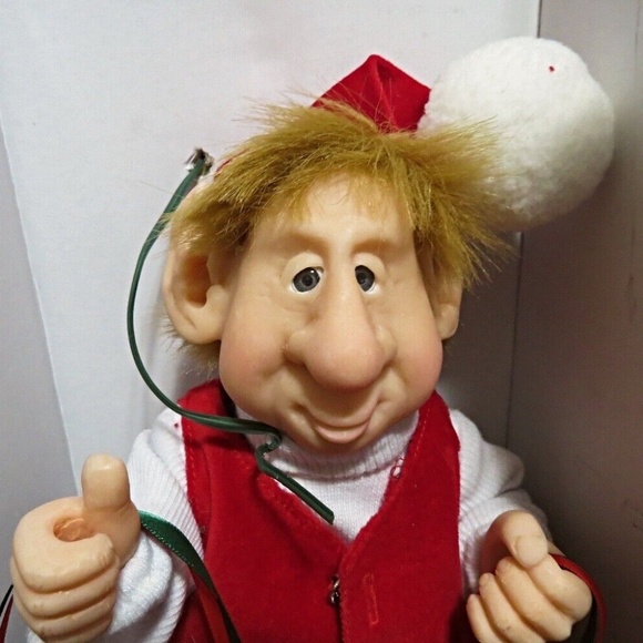 The Elves Themselves Raymond with Gift Package (Retired) 2001 In Box - Picture 2 of 3